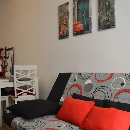 Charli Apartament Vis